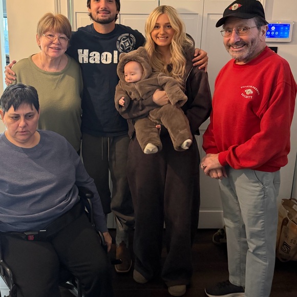 WHITE FOX SWEATSET - Picture 7 of 7